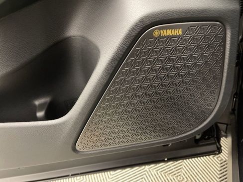 New 2025 Mitsubishi Outlander SE image 21