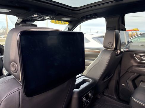 Used 2023 Chevrolet Tahoe Premier image 16