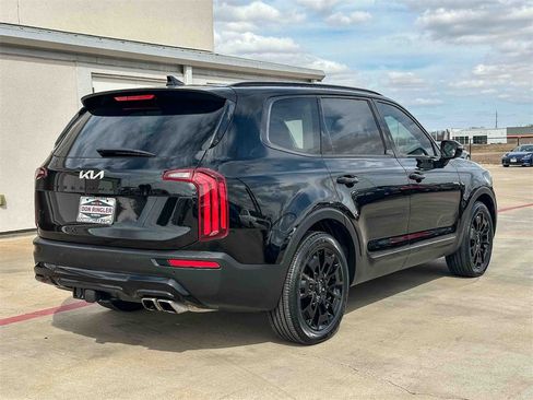 Used 2022 Kia Telluride SX w/ SX Prestige Package image 3