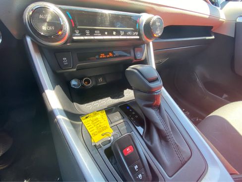 Used 2025 Toyota RAV4 XLE FWD image 26