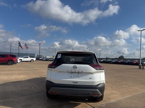 Certified 2023 Nissan Rogue SV FWD image 17