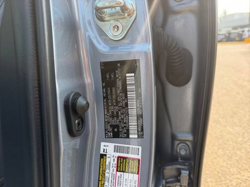 Used 2022 Toyota Highlander Limited AWD/4WD image 25