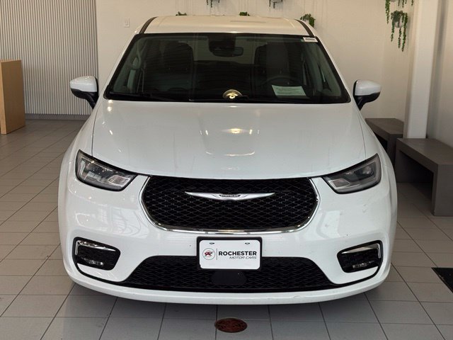 Used 2023 Chrysler Pacifica Touring-L FWD image 37