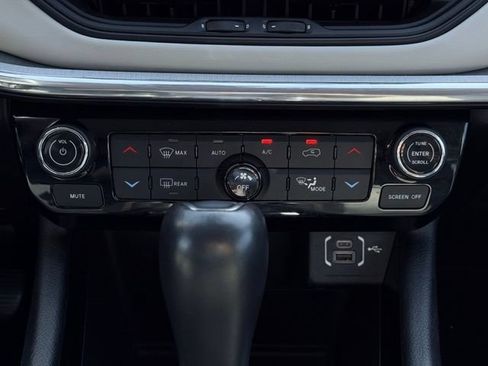 Certified 2022 Jeep Compass Limited AWD/4WD image 37