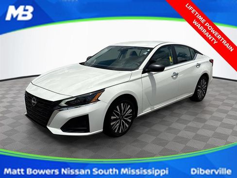 Used 2025 Nissan Altima 2.5 SV FWD image 1