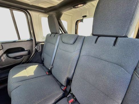 Used 2024 Jeep Wrangler Unlimited Sport AWD/4WD image 12