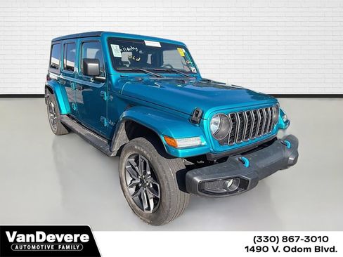 Used 2024 Jeep Wrangler Unlimited w/ Convenience Group AWD/4WD image 1