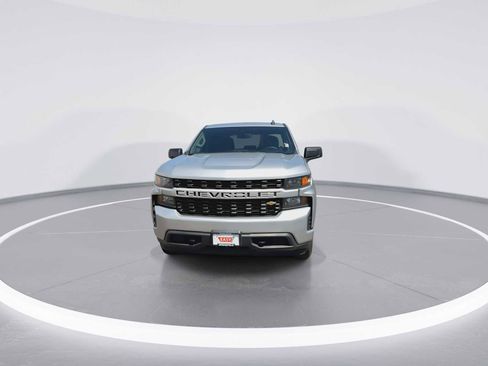 Used 2021 Chevrolet Silverado 1500 Custom w/ Safety Confidence Package AWD/4WD image 3