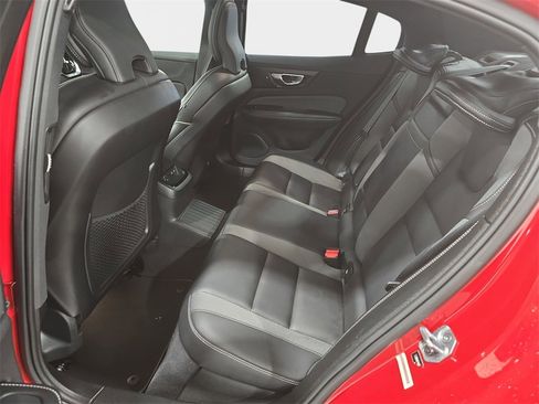 Used 2022 Volvo S60 T8 R-Design image 12