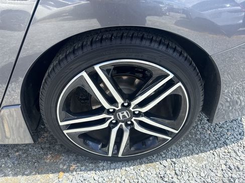 Used 2017 Honda Accord Sport image 10