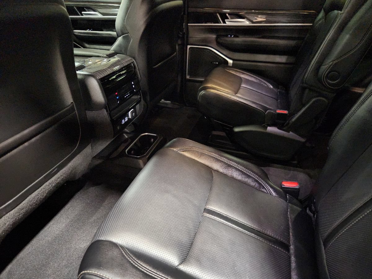 Used 2022 Jeep Wagoneer Series III w/ Flexible Seating Group AWD/4WD image 50