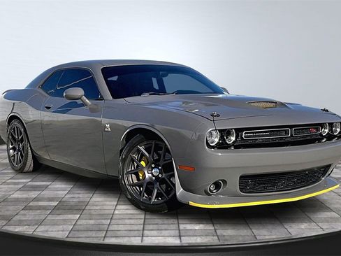 Used 2016 Dodge Challenger R/T Scat Pack w/ Leather Interior Group image 2