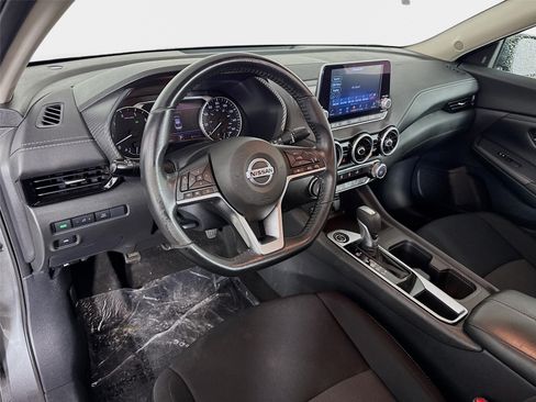 Used 2022 Nissan Sentra SV FWD image 9