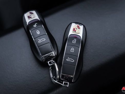 Used 2013 Porsche 911 Carrera RWD image 82