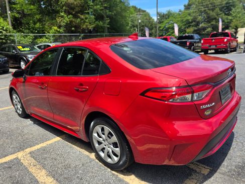 Used 2021 Toyota Corolla LE FWD image 5