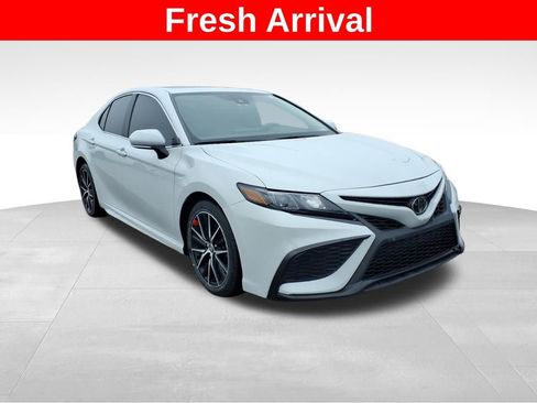 Used 2023 Toyota Camry SE w/ Cold Weather Package image 2