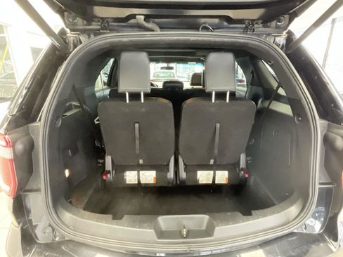 Used 2017 Ford Explorer XLT w/ Equipment Group 202A image 58