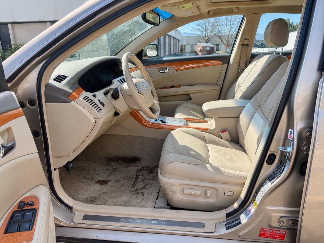 Used 2005 Toyota Avalon XLS FWD image 10
