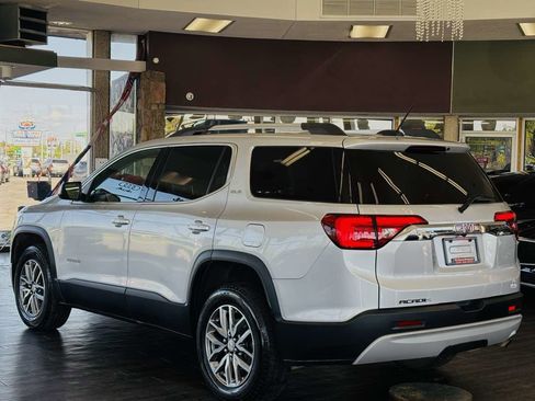 Used 2019 GMC Acadia SLE FWD image 16