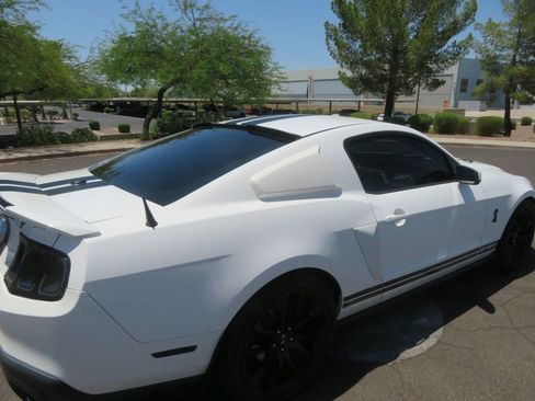 Used 2010 Ford Mustang Shelby GT500 RWD image 10