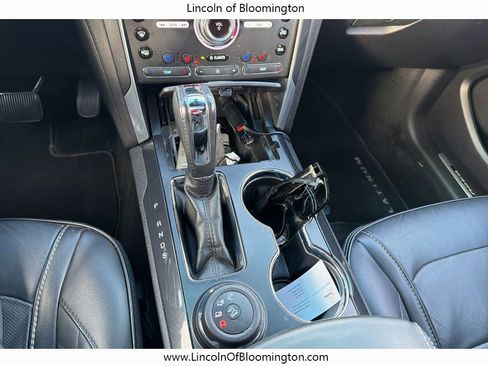 Used 2017 Ford Explorer Platinum image 20