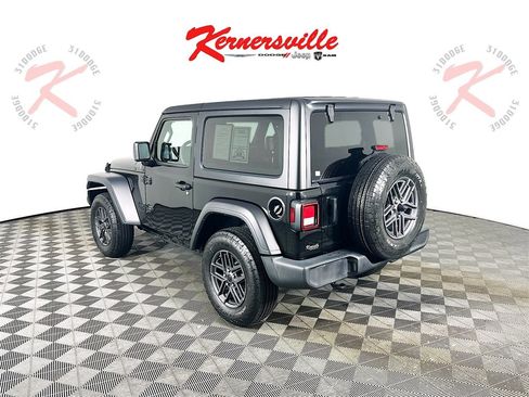 Used 2024 Jeep Wrangler Sport S image 5