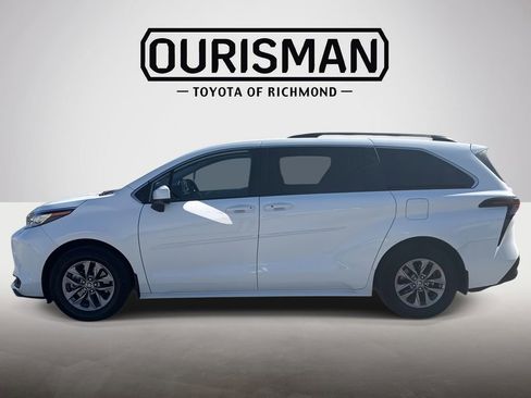 Certified 2023 Toyota Sienna LE image 4