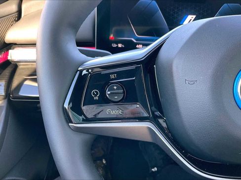 Used 2024 BMW i5 eDrive40i w/ Premium Package image 21