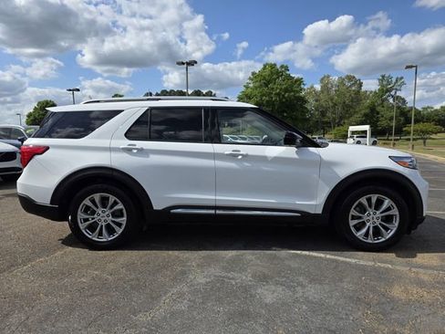 Used 2022 Ford Explorer Limited image 3