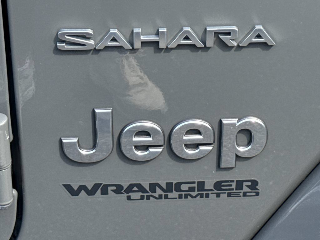 Used 2021 Jeep Wrangler Unlimited Sahara AWD/4WD image 32