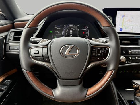 Used 2025 Lexus ES 300h w/ Accessory Package (Z1) FWD image 28