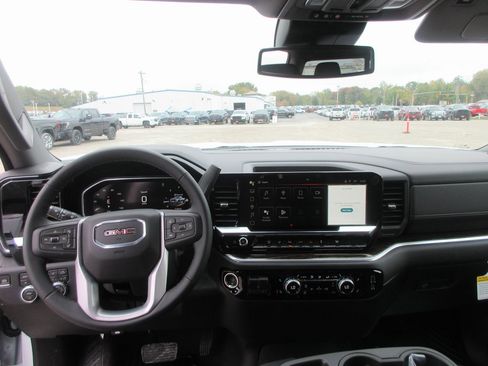 New 2026 GMC Sierra 3500 SLE w/ SLE Value Package image 18