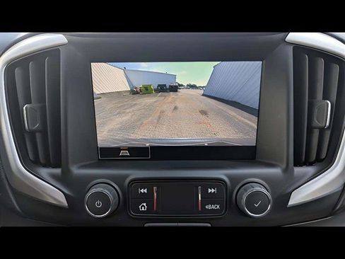 Used 2024 GMC Terrain SLT image 12