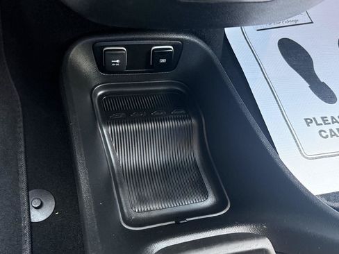 Used 2018 Chrysler Pacifica Touring Plus w/ S Appearance Package FWD image 37