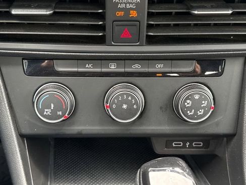 Used 2022 Volkswagen Jetta Sport FWD image 28