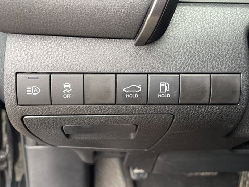 Used 2023 Toyota Camry SE image 17