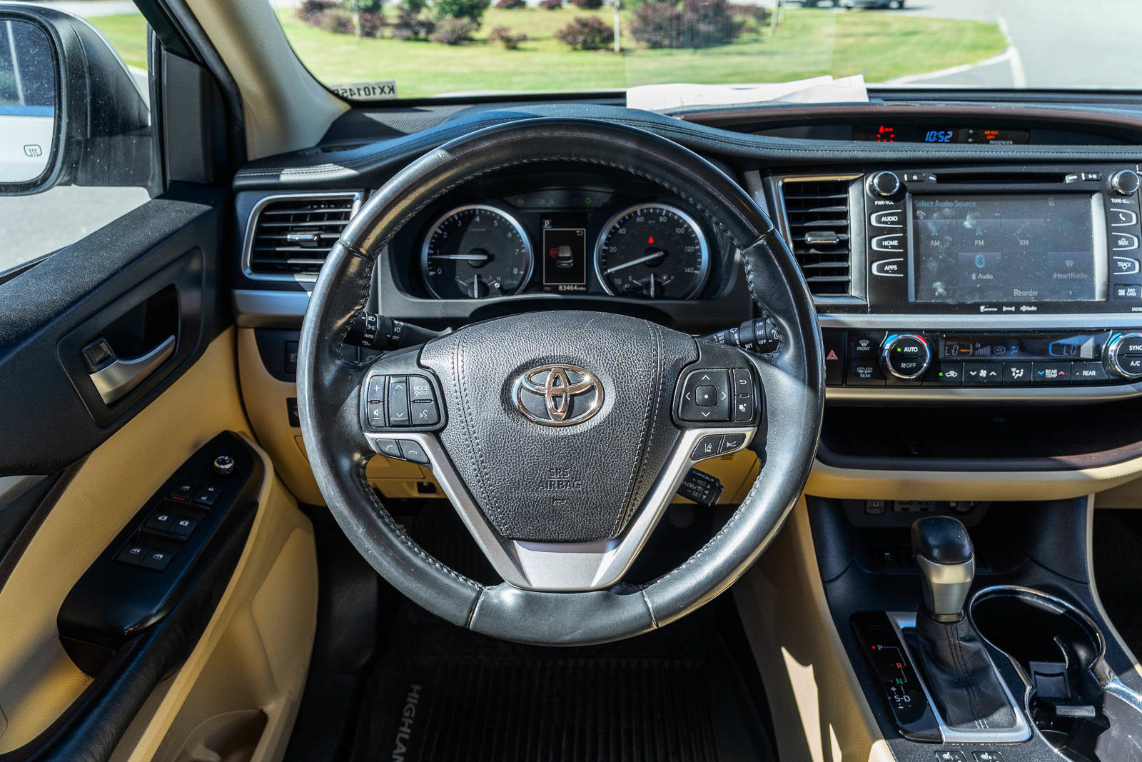 Used 2019 Toyota Highlander XLE FWD image 28