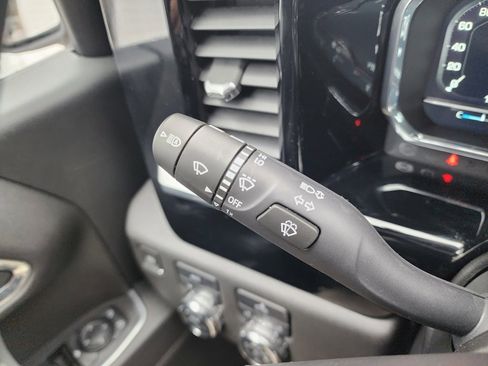 Used 2023 GMC Sierra 1500 Elevation image 29