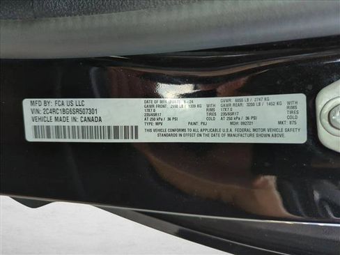 Used 2025 Chrysler Pacifica Select FWD image 24