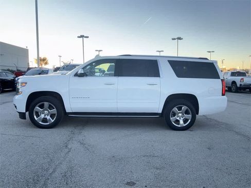 Used 2020 Chevrolet Suburban Premier image 3