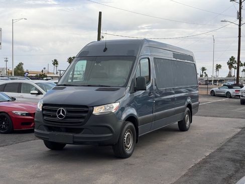 Used 2019 Mercedes-Benz Sprinter 170 image 2