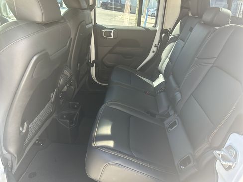 New 2025 Jeep Gladiator Sport image 48