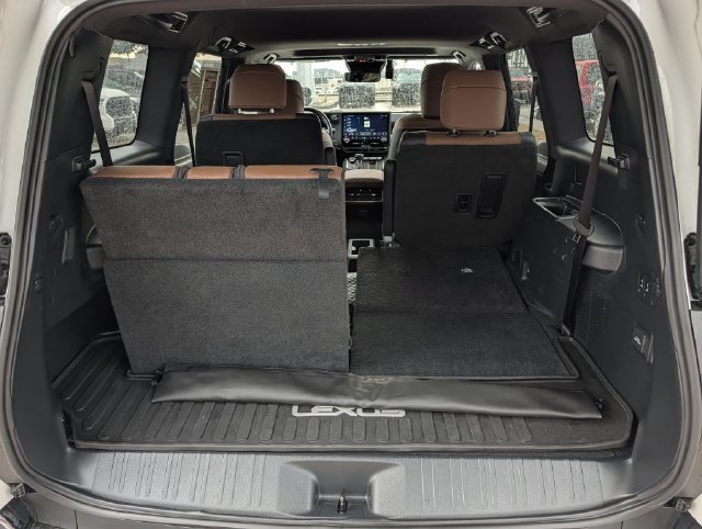 Used 2025 Lexus GX 550 w/ Accessory Package (2T) AWD/4WD image 29