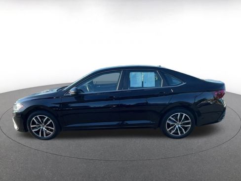 Used 2025 Volkswagen Jetta SE image 9