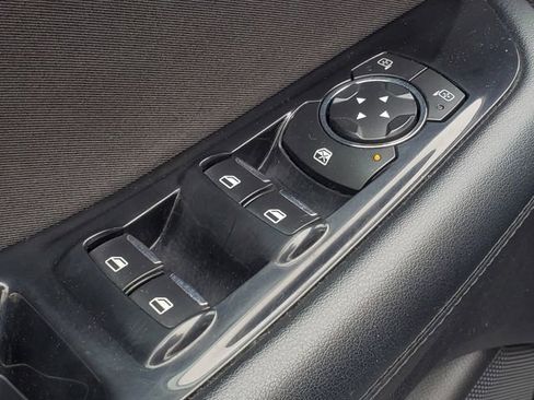 Used 2015 Ford Edge SEL image 12