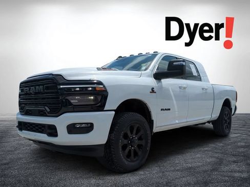 Used 2025 RAM 2500 Laramie w/ Night Edition AWD/4WD image 8