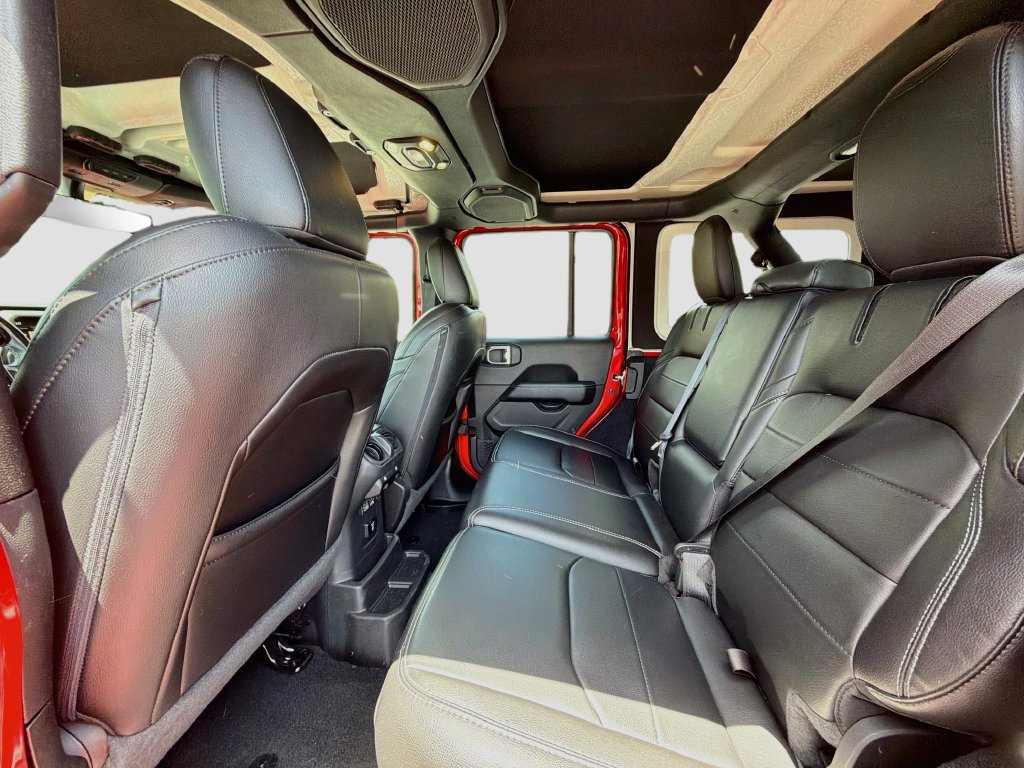 Used 2021 Jeep Wrangler Unlimited Sahara w/ Cold Weather Group AWD/4WD image 26