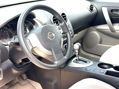 Used 2013 Nissan Rogue S FWD image 12