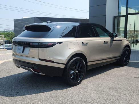 Certified 2026 Land Rover Range Rover Velar Dynamic SE image 2