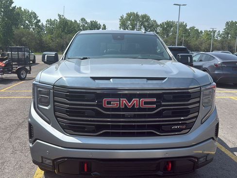 Used 2023 GMC Sierra 1500 AT4 w/ AT4 Premium Package AWD/4WD image 5